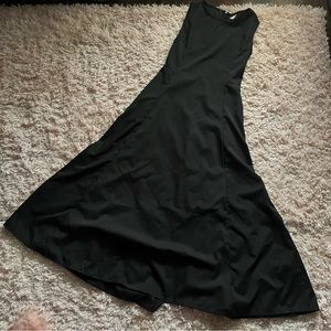 Classic sleeveless black dress